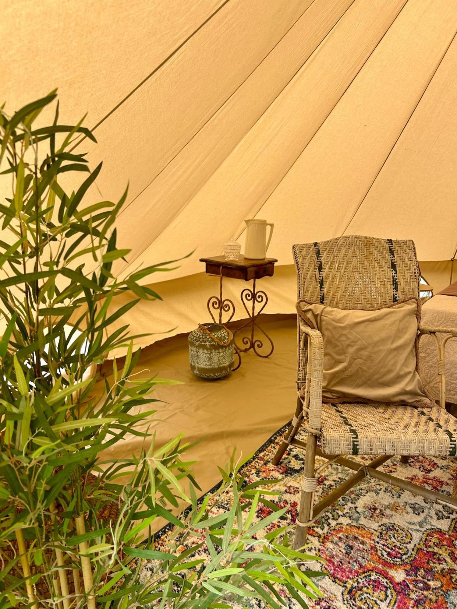 Chambre Au Jardin Tente De Charme Eguzon-Chantome Exterior photo