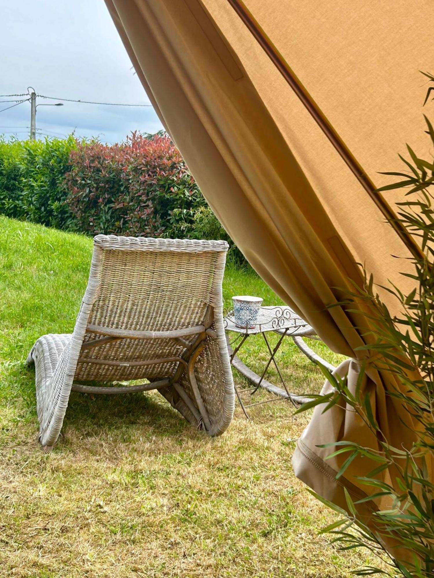 Chambre Au Jardin Tente De Charme Eguzon-Chantome Exterior photo